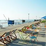 The White Lion Downtown And Balcony *