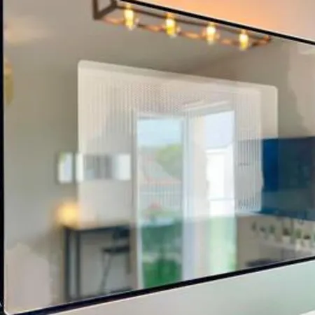 The White Lion Downtown And Balcony Appartamento